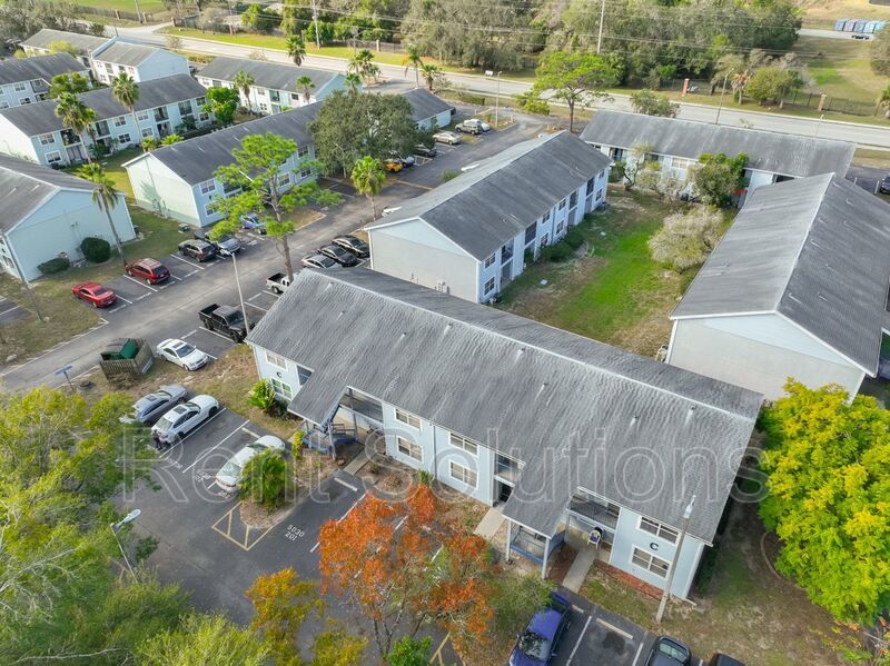 Fantastic Location near USF Area perfect for students, traveling nurses, and working professionals! property image