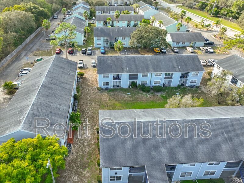 Fantastic Location near USF Area perfect for students, traveling nurses, and working professionals! property image