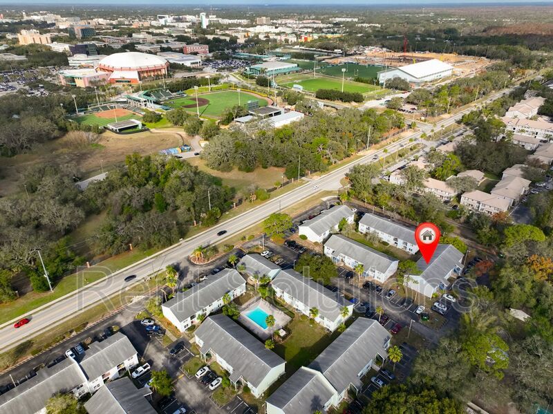 Fantastic Location near USF Area perfect for students, traveling nurses, and working professionals! property image