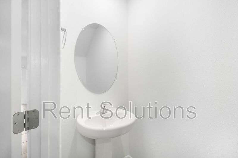 Brand-New Townhome for Rent in Chelsea Court – Modern Living in Tampa! property image