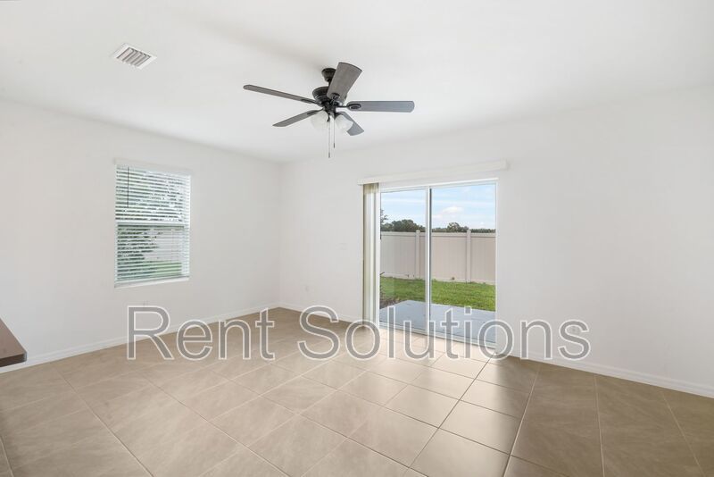 Brand-New Townhome for Rent in Chelsea Court – Modern Living in Tampa! property image