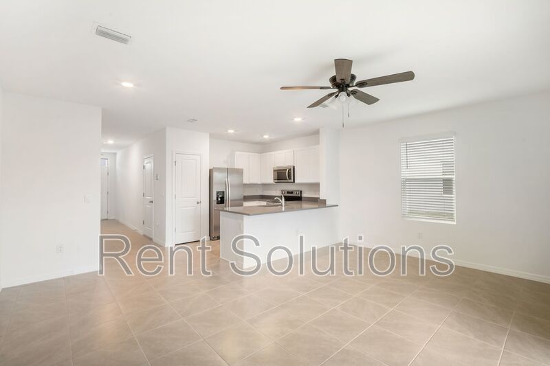 Brand-New Townhome for Rent in Chelsea Court – Modern Living in Tampa! property image