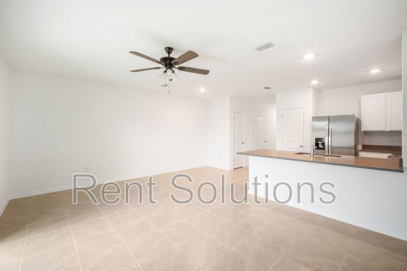 Brand-New Townhome for Rent in Chelsea Court – Modern Living in Tampa! property image