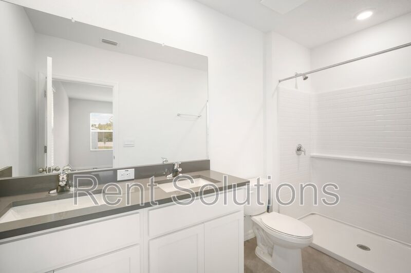 Brand-New Townhome for Rent in Chelsea Court – Modern Living in Tampa! property image