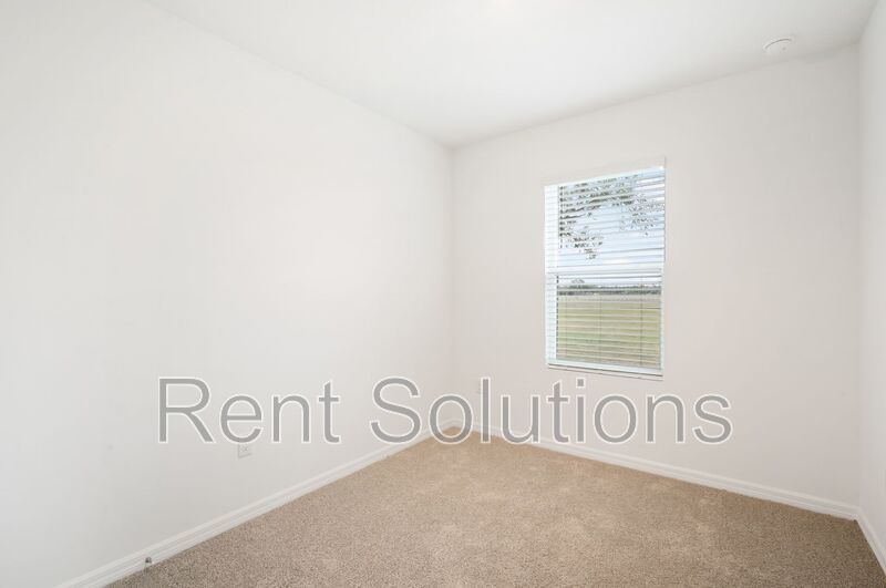 Brand-New Townhome for Rent in Chelsea Court – Modern Living in Tampa! property image