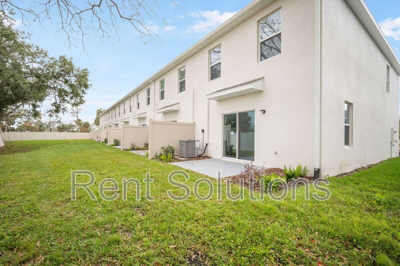 Brand-New Townhome for Rent in Chelsea Court – Modern Living in Tampa! property image