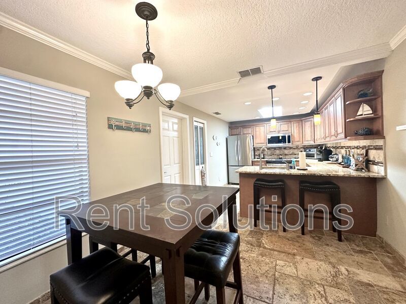 Gorgeous 3br/2ba home in Largo, FURNISHED/ANNUAL! property image