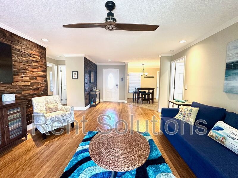 Gorgeous 3br/2ba home in Largo, FURNISHED/ANNUAL! property image