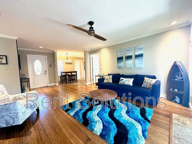 Gorgeous 3br/2ba home in Largo, FURNISHED/ANNUAL! property image