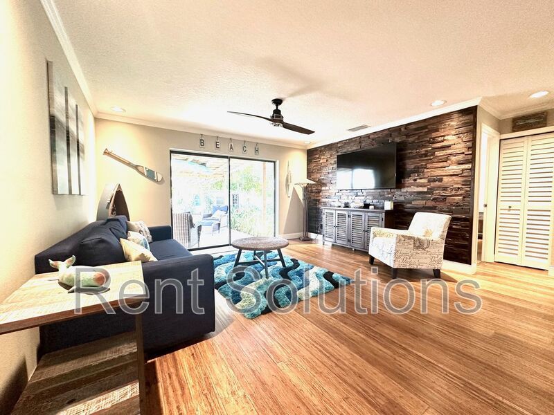 Gorgeous 3br/2ba home in Largo, FURNISHED/ANNUAL! property image