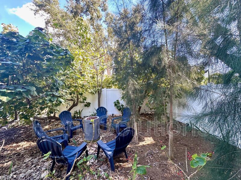 Gorgeous 3br/2ba home in Largo, FURNISHED/ANNUAL! property image