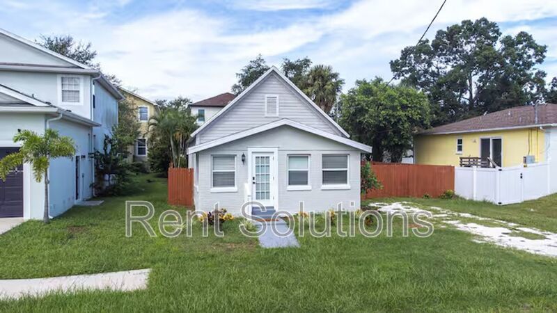 Remodeled South Tampa 3BR/2BA with fenced yard near Macdill AFB property image