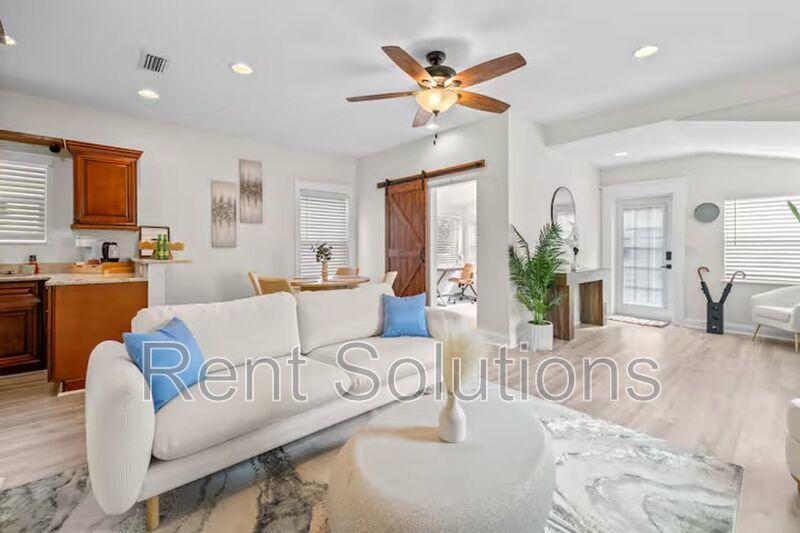 Remodeled South Tampa 3BR/2BA with fenced yard near Macdill AFB property image