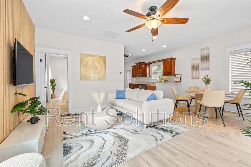 Remodeled South Tampa 3BR/2BA with fenced yard near Macdill AFB property image