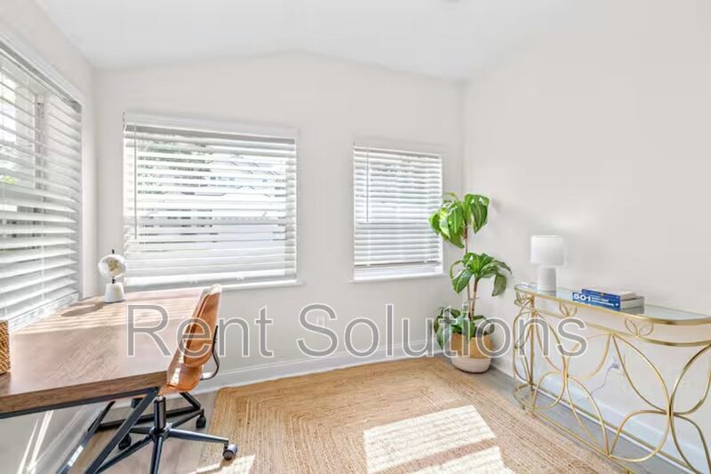 Remodeled South Tampa 3BR/2BA with fenced yard near Macdill AFB property image