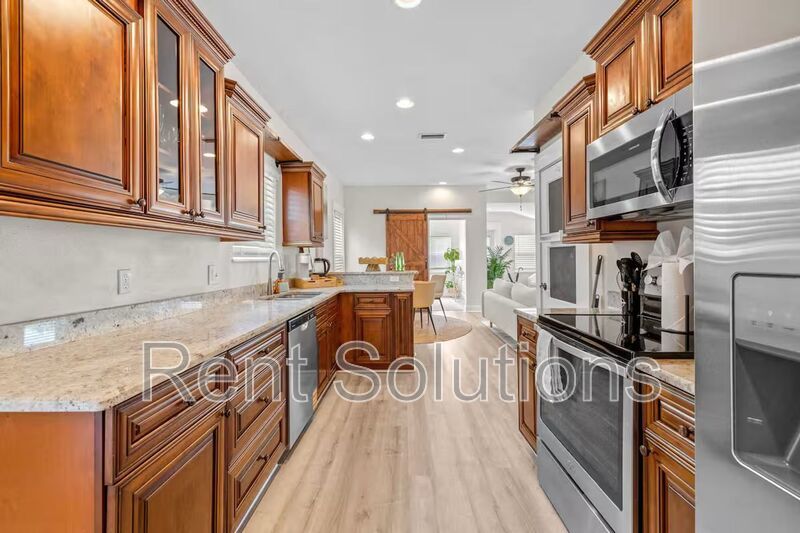 Remodeled South Tampa 3BR/2BA with fenced yard near Macdill AFB property image