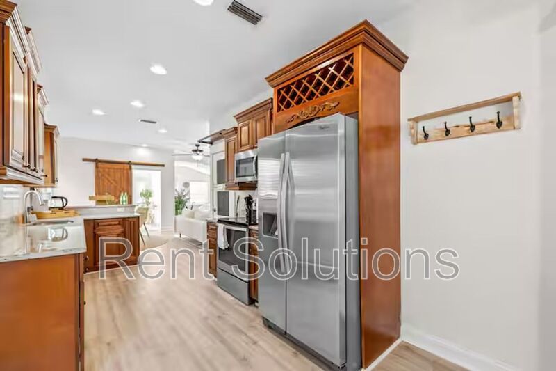 Remodeled South Tampa 3BR/2BA with fenced yard near Macdill AFB property image