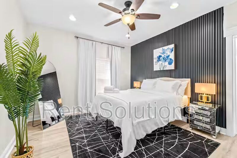 Remodeled South Tampa 3BR/2BA with fenced yard near Macdill AFB property image