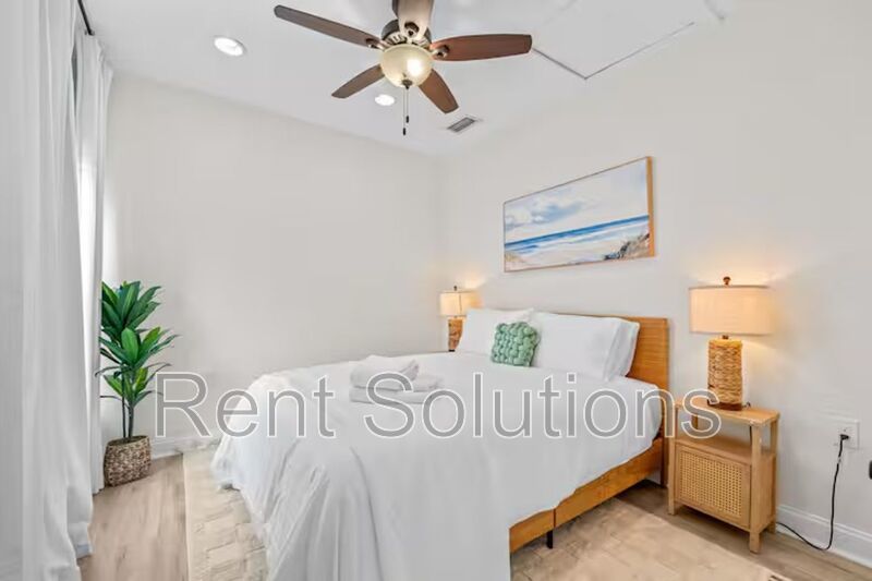 Remodeled South Tampa 3BR/2BA with fenced yard near Macdill AFB property image