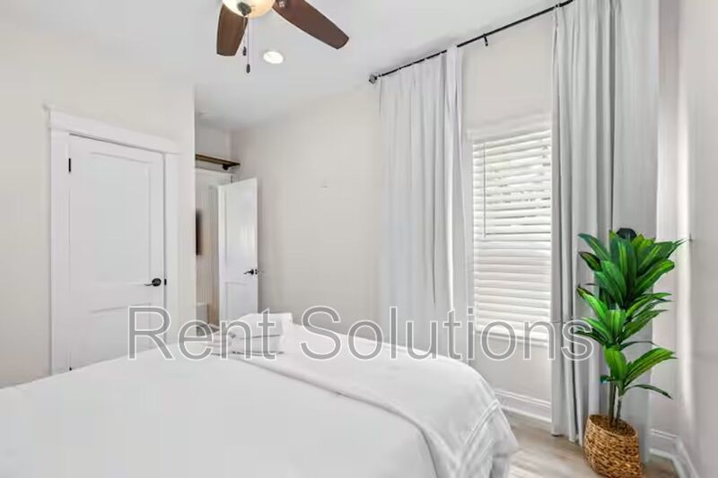 Remodeled South Tampa 3BR/2BA with fenced yard near Macdill AFB property image