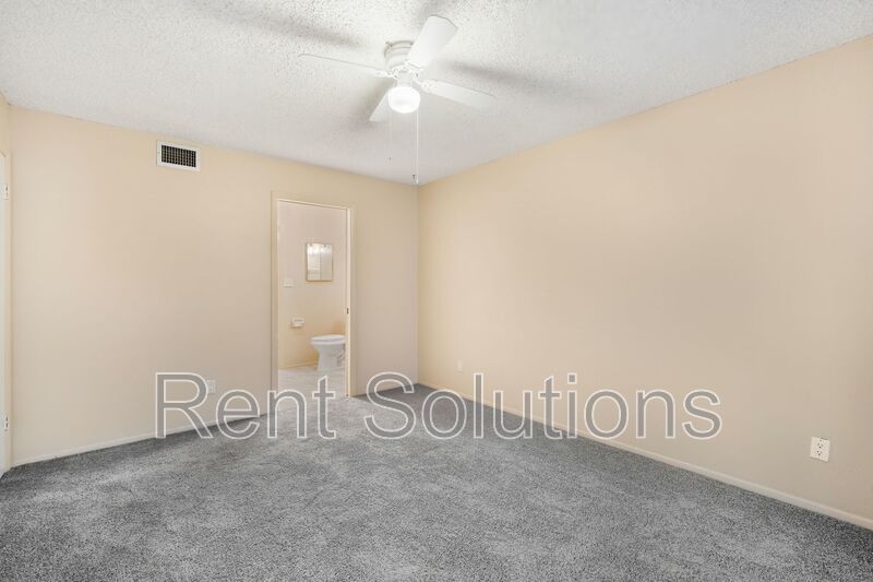 Cozy 2 Bed 1.5 Bathroom in Temple Terrace property image