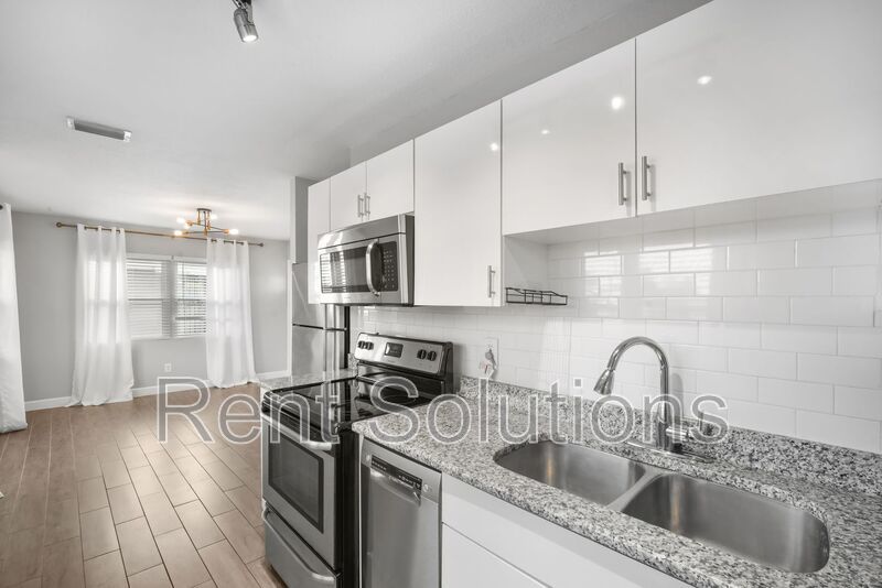 Beautifully Renovated 2 Bedroom 1 Bath property image
