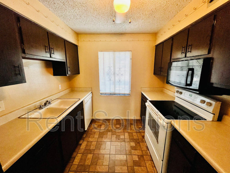 Cozy 2 Bed 1.5 Bathroom in Temple Terrace property image