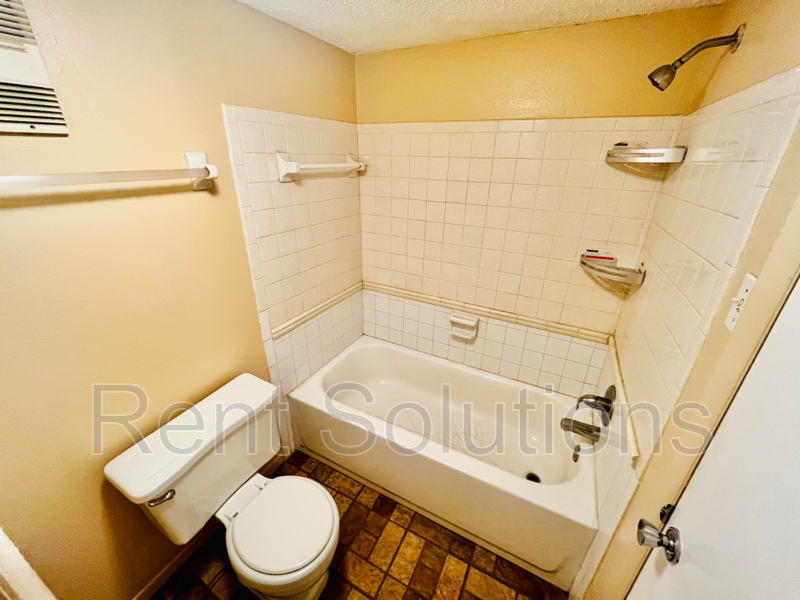 Cozy 2 Bed 1.5 Bathroom in Temple Terrace property image