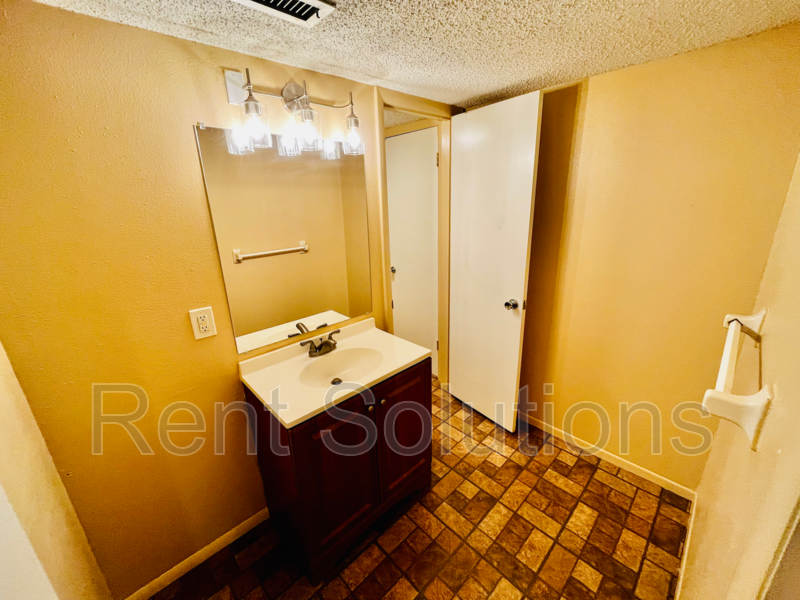Cozy 2 Bed 1.5 Bathroom in Temple Terrace property image