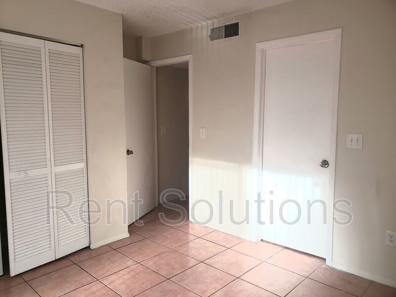 Nice 1 Bed/ 1 Bath in  Gated Community with Lakes/Ponds! property image