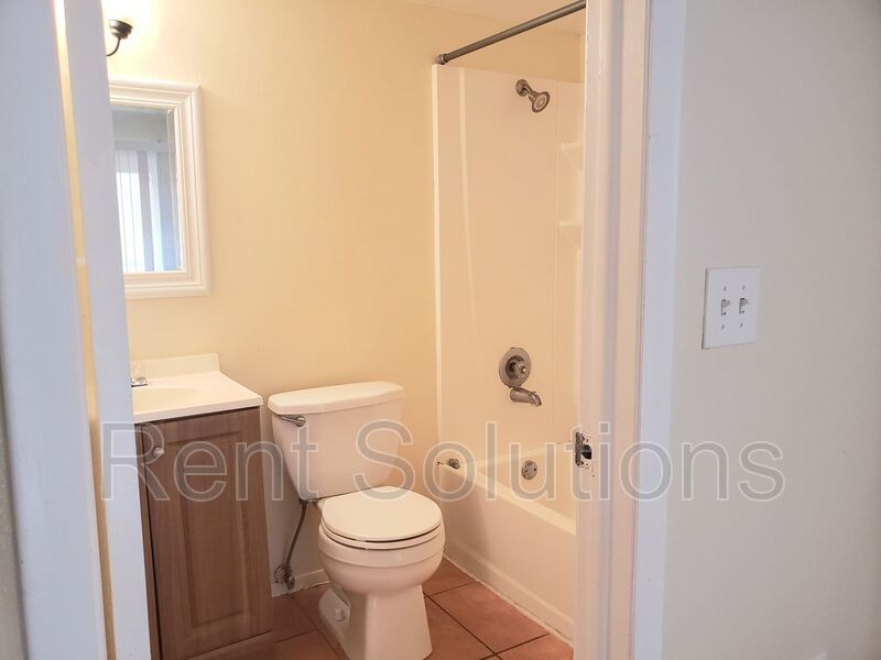 Nice 1 Bed/ 1 Bath in  Gated Community with Lakes/Ponds! property image